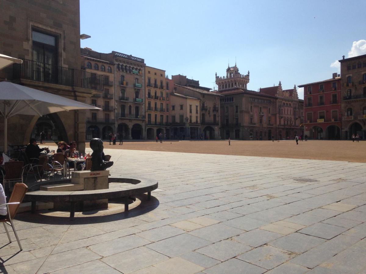 Apartaments Vicus 2 Con Vistas A La Plaza Mayor De Vic Exterior photo